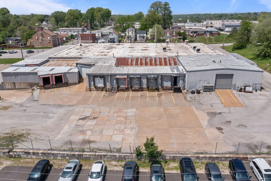 More Photos Of 8122 Reilly Ave, Saint Louis Manufacturing For Sale