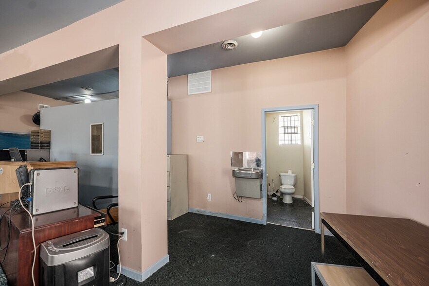 More Photos Of 8300 Livernois Ave, Detroit Storefront Retail Office For Sale