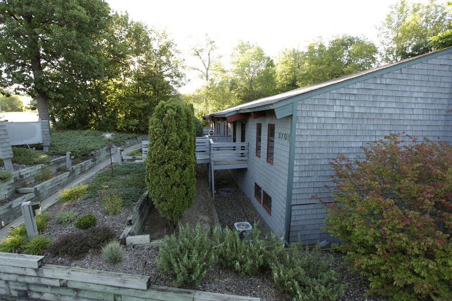 More Photos Of 3701 Shoreline Dr, Orono Coworking Space