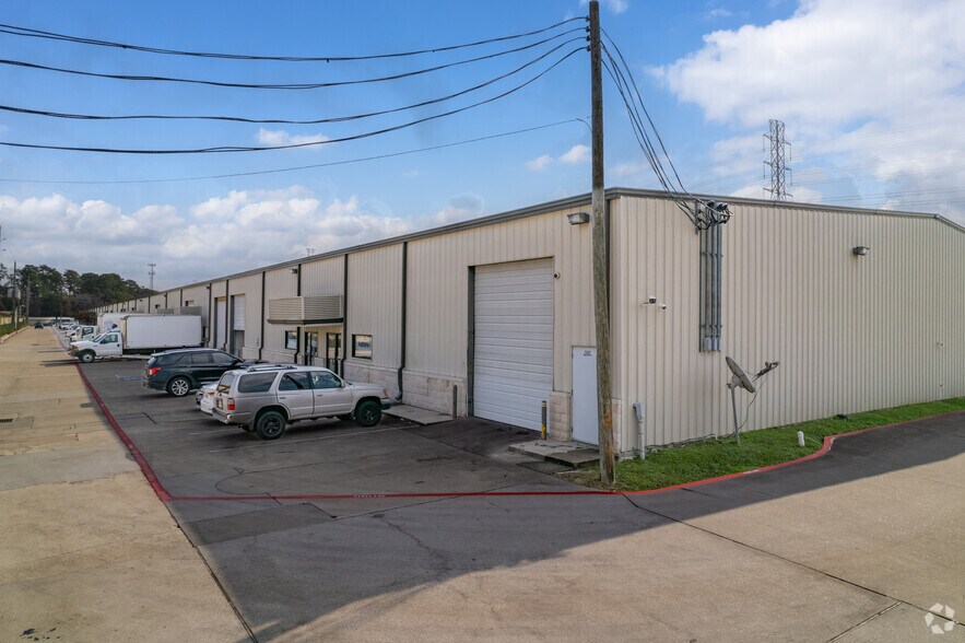 More Photos Of 25275 Budde Rd, Spring Light Distribution For Lease