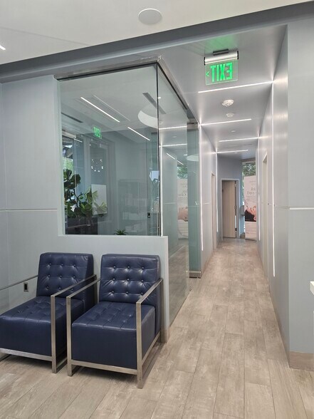 More Photos Of 8550-8594 Santa Monica Blvd, West Hollywood General Retail For Sale