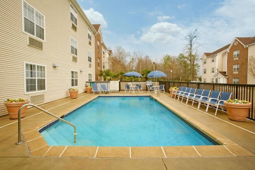 More Photos Of 572 E Beasley Rd, Jackson Hotel For Sale