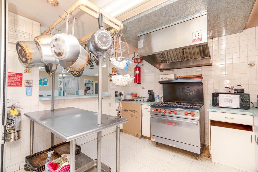 More Photos Of 2081 Mesa Valley Way, Austell Specialty For Sale