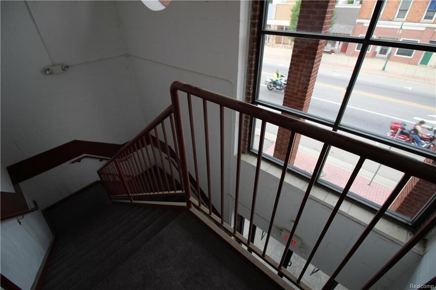 More Photos Of 107 S Main St, Almont Restaurant For Lease