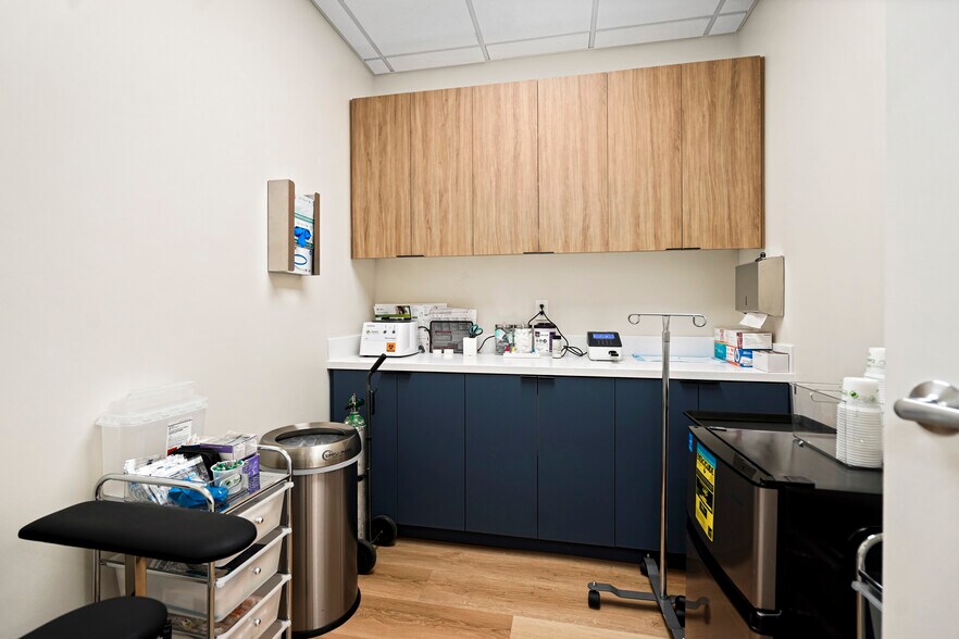 More Photos Of 11301 W Olympic Blvd, Los Angeles General Retail For Lease