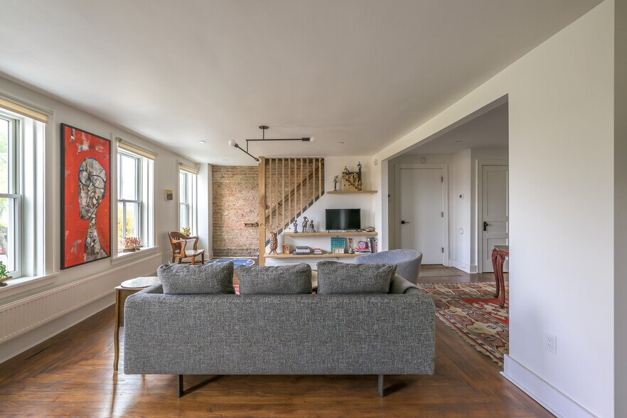 More Photos Of 705 Warren St, Hudson Storefront Retail Residential For Sale