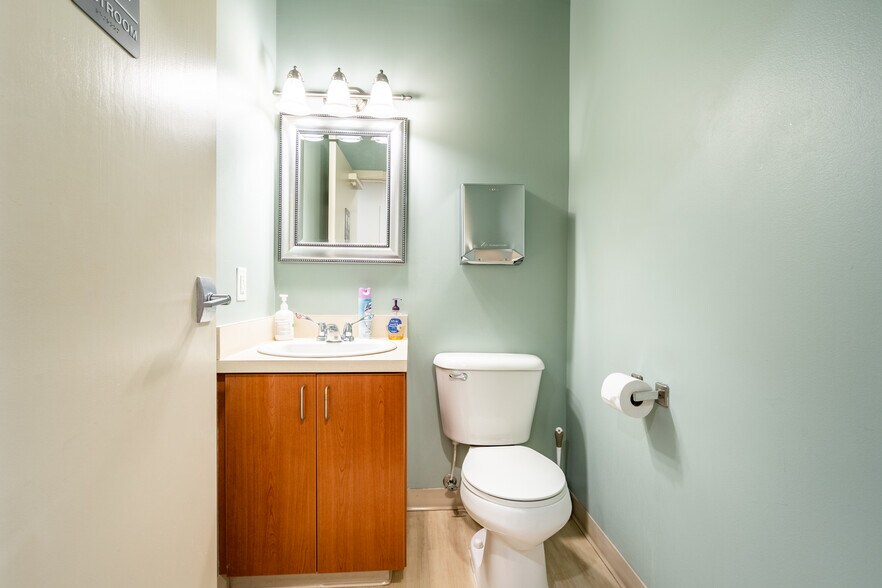 More Photos Of 1055 N 300 W, Provo Medical For Sale