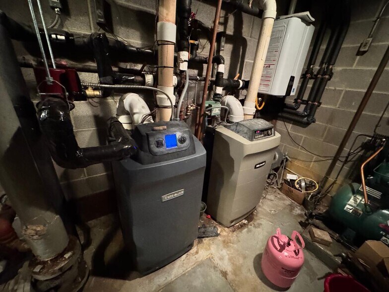 More Photos Of 333 E Main St, Muncie Office For Lease