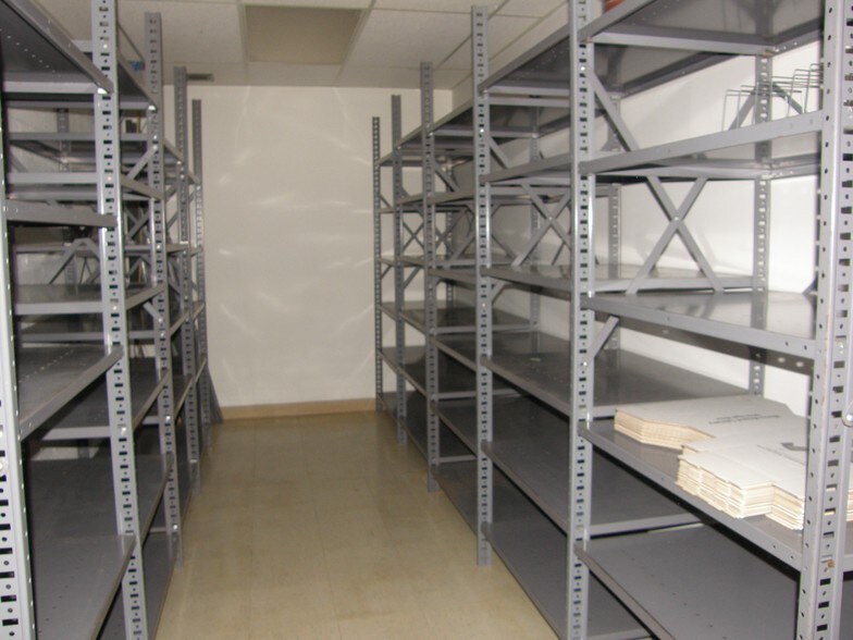 More Photos Of 2112 Industrial Dr, Niles Manufacturing For Sale