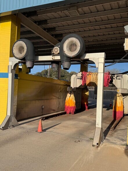 More Photos Of 952 S Commercial St, Aransas Pass Carwash For Sale