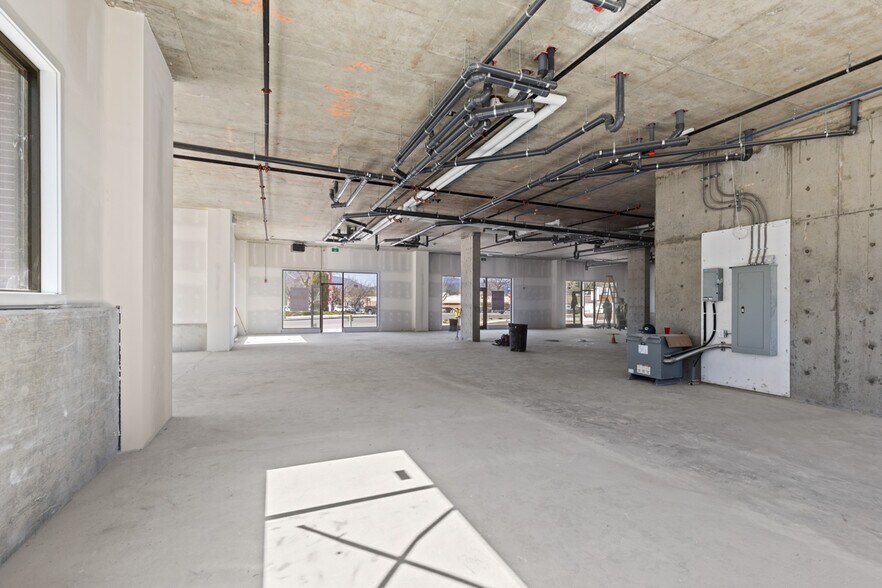 More Photos Of 2241 Springfield rd, Kelowna General Retail For Lease