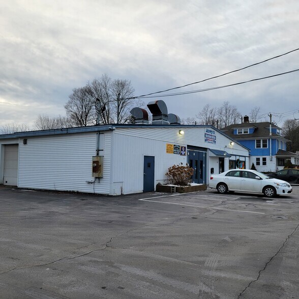 More Photos Of 61 Sullivan St, Wurtsboro Showroom For Sale