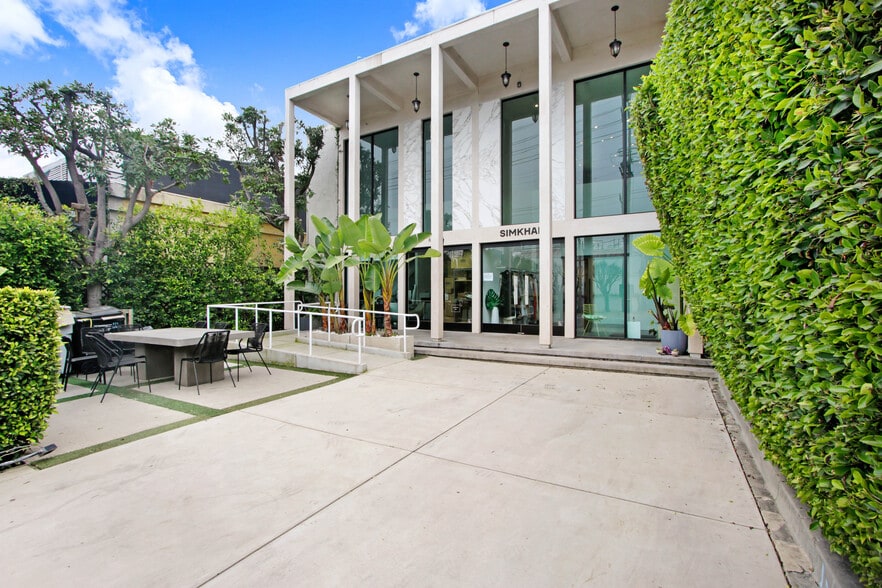 More Photos Of 651-653 N La Cienega Blvd, West Hollywood Storefront Retail Office For Sale