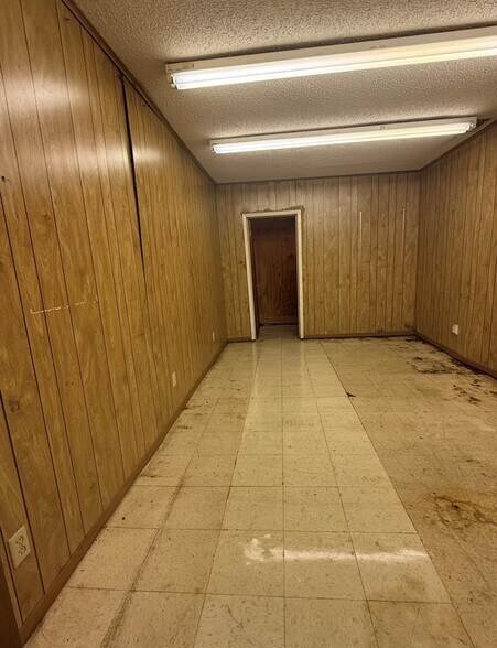 More Photos Of 825 N State Highway 121, Bonham Industrial For Sale