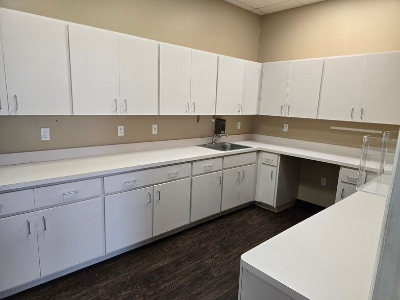 More Photos Of 3515 Del Prado Blvd S, Cape Coral Medical For Lease