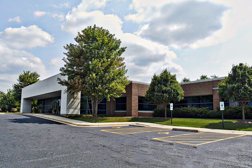 Primary Photo Of 27475 Ferry Rd, Warrenville Coworking Space