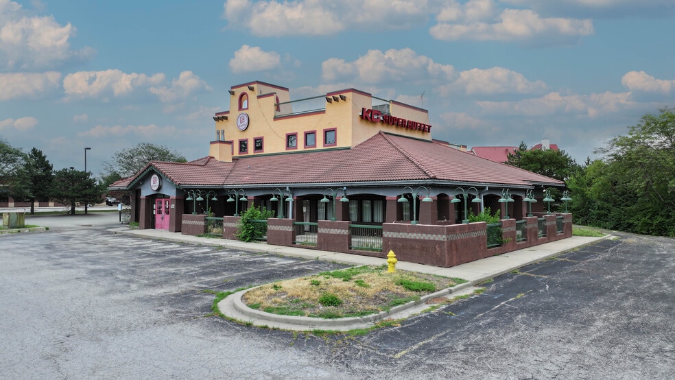 More Photos Of 12225 S Strang Line Rd, Olathe Restaurant For Sale