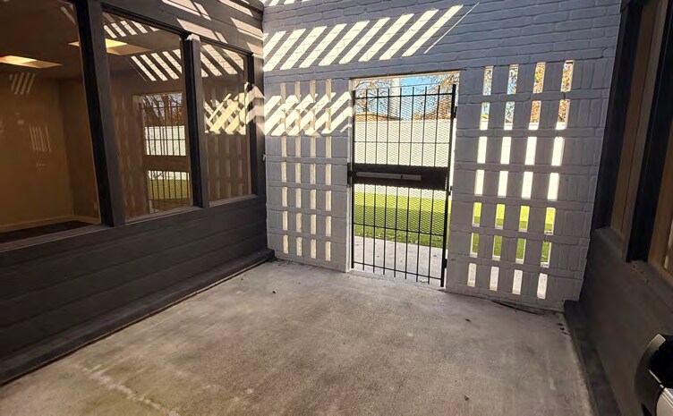 More Photos Of 2211 Buena Vista St, San Antonio Medical For Lease