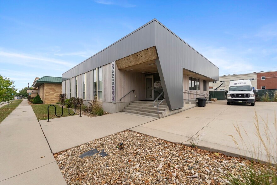 Primary Photo Of 616 Clay St, Cedar Falls Office For Sale