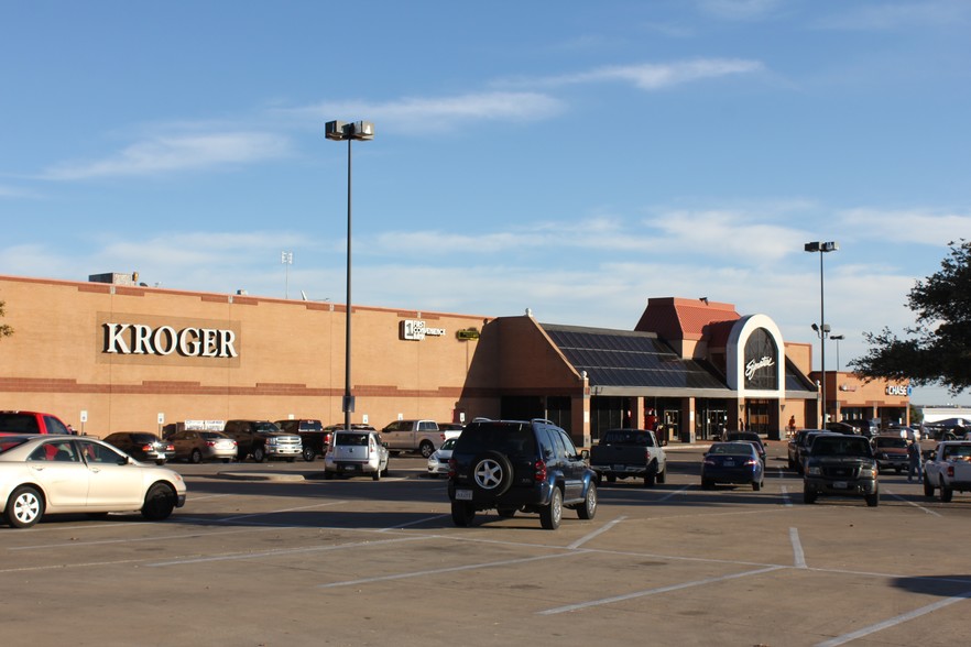 More Photos Of 9108-9124 Camp Bowie Blvd W, Fort Worth Unknown For Lease