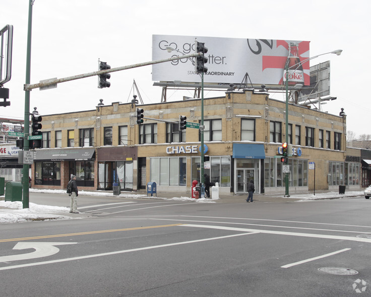 Primary Photo Of 3956 N Sheridan Rd, Chicago Bank For Lease