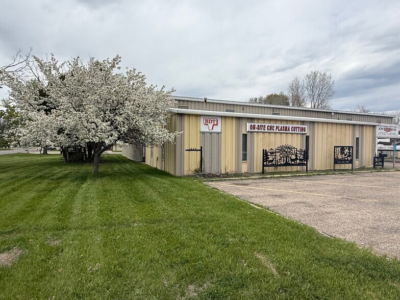 More Photos Of 600 25th Ave N, Wisconsin Rapids Manufacturing For Sale