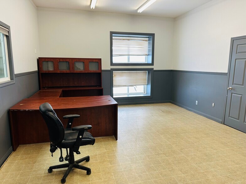 More Photos Of 785001 Township Road 785a, Rycroft Warehouse For Sale