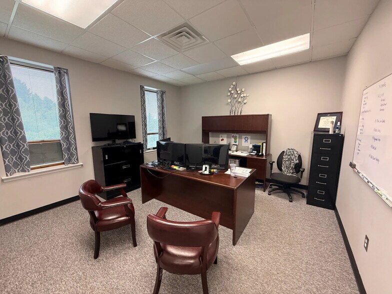 More Photos Of 1240 West Chester Pike, West Chester Office For Sale