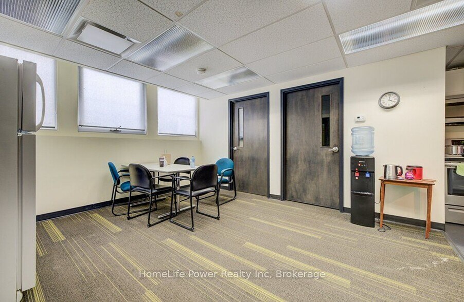 More Photos Of 354 Charles St, Kitchener Office For Lease