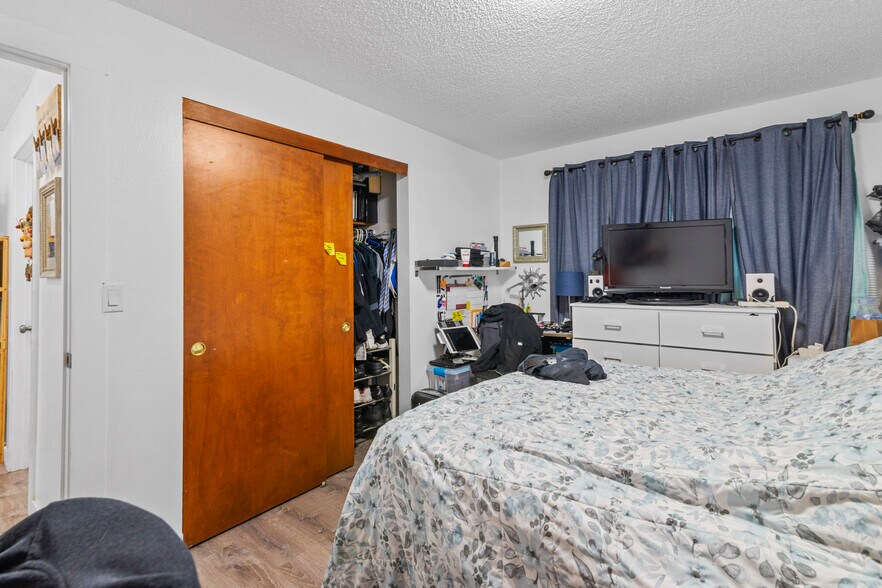 More Photos Of 15540 NE Couch St, Portland Apartments For Sale