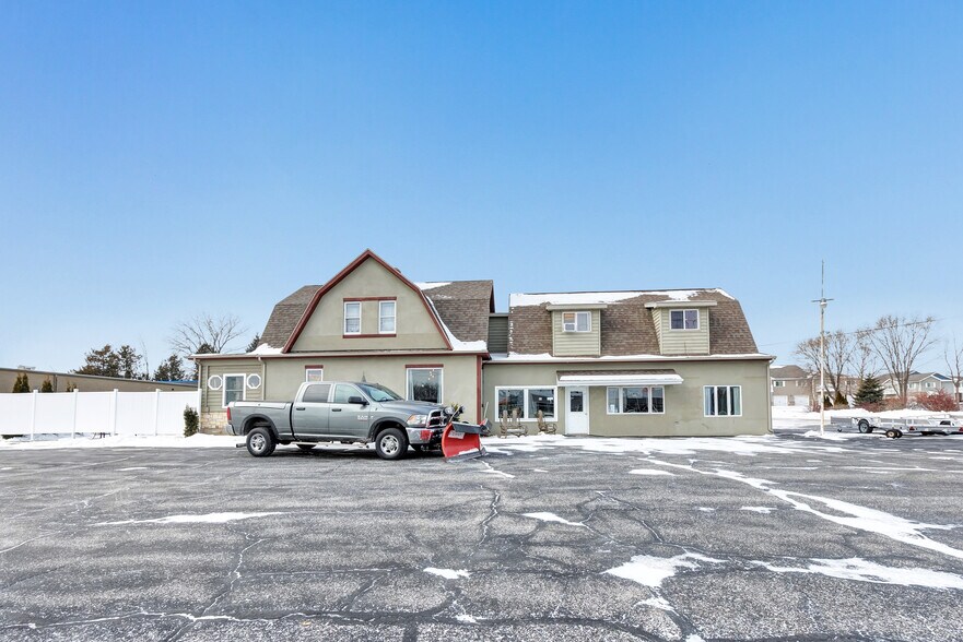 More Photos Of 513-529 Duluth Ave, Sturgeon Bay, Sturgeon Bay General Retail For Sale