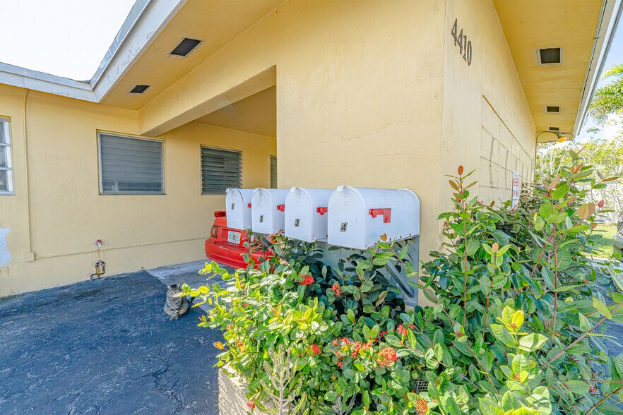 More Photos Of 4410 NE 19th Ter, Fort Lauderdale Apartments For Sale