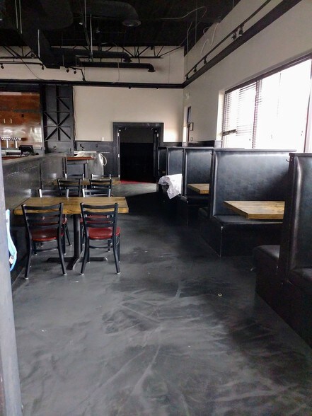 More Photos Of 2055 S Linden Rd, Flint Restaurant For Sale