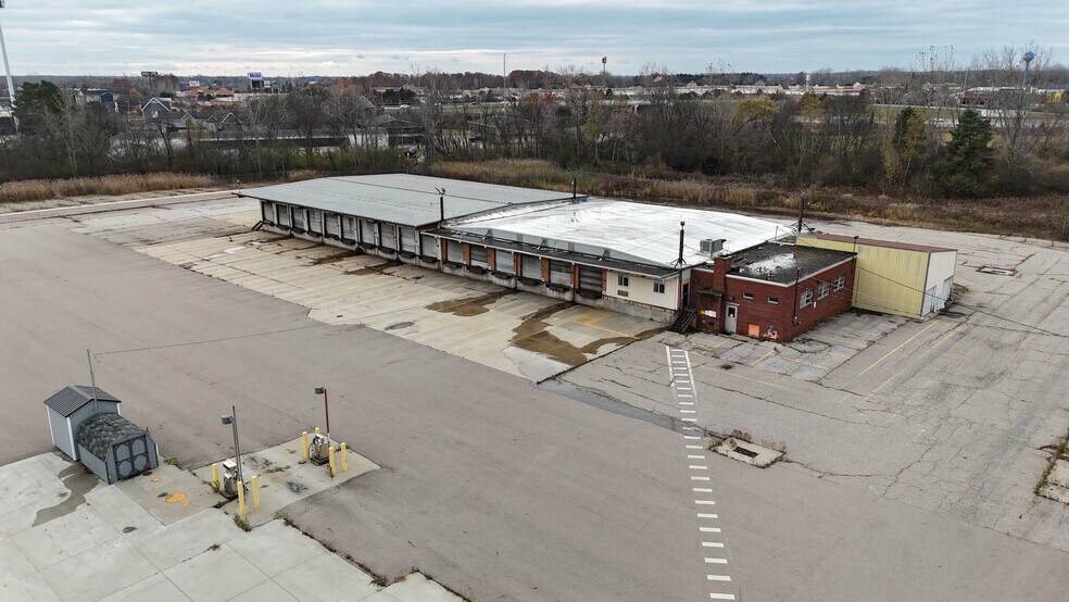 More Photos Of 11740 Dixie Hwy, Birch Run Truck Terminal For Lease