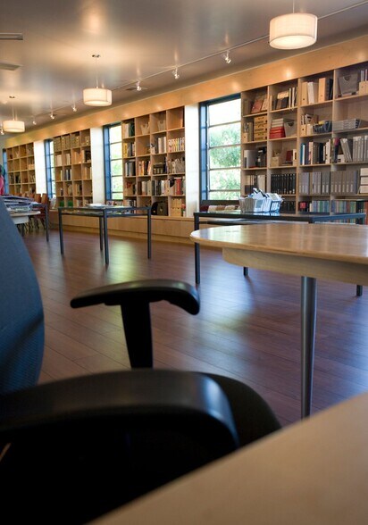 More Photos Of 901-907 4th St, San Rafael General Retail For Sale