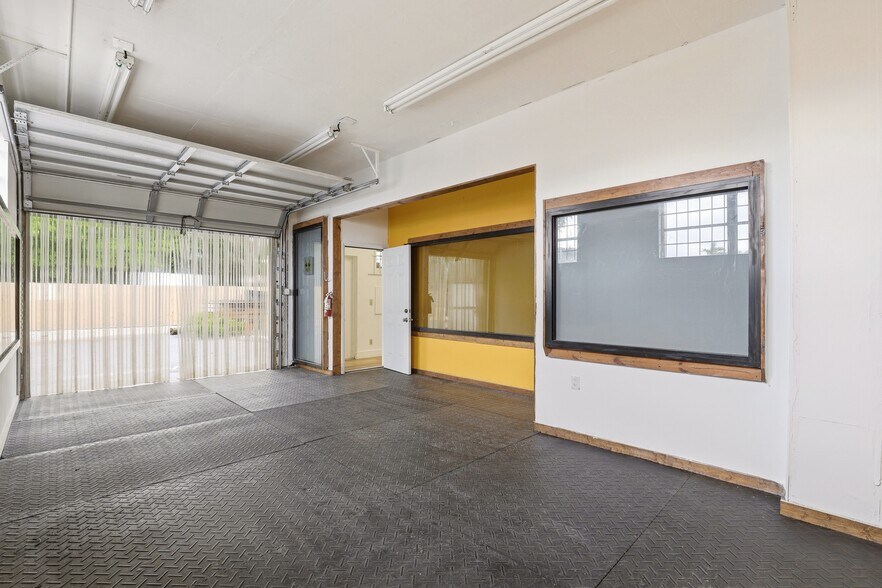 More Photos Of 824 N Dixie Hwy, Lake Worth Carwash For Lease