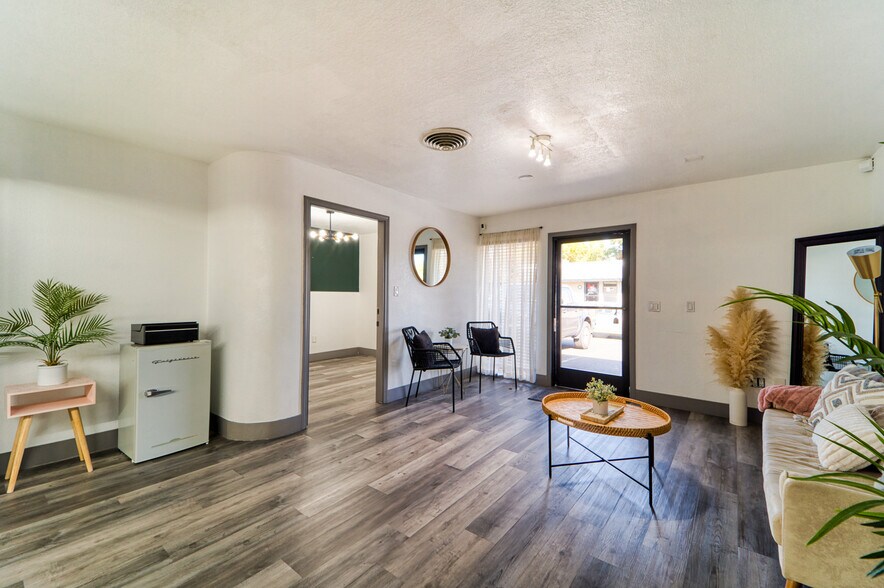 More Photos Of 1547 Starr Dr, Yuba City Office For Sale