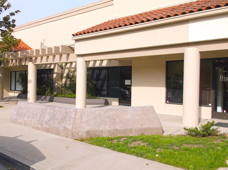 More Photos Of 23 S Hope Ave, Santa Barbara Storefront Retail Office For Lease