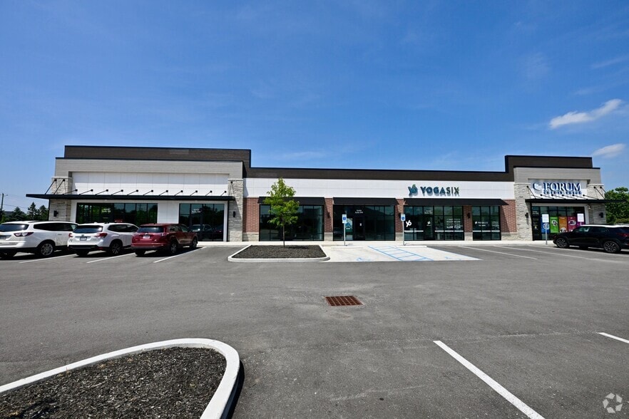 More Photos Of 10470 Olio Rd, Fortville Freestanding For Lease