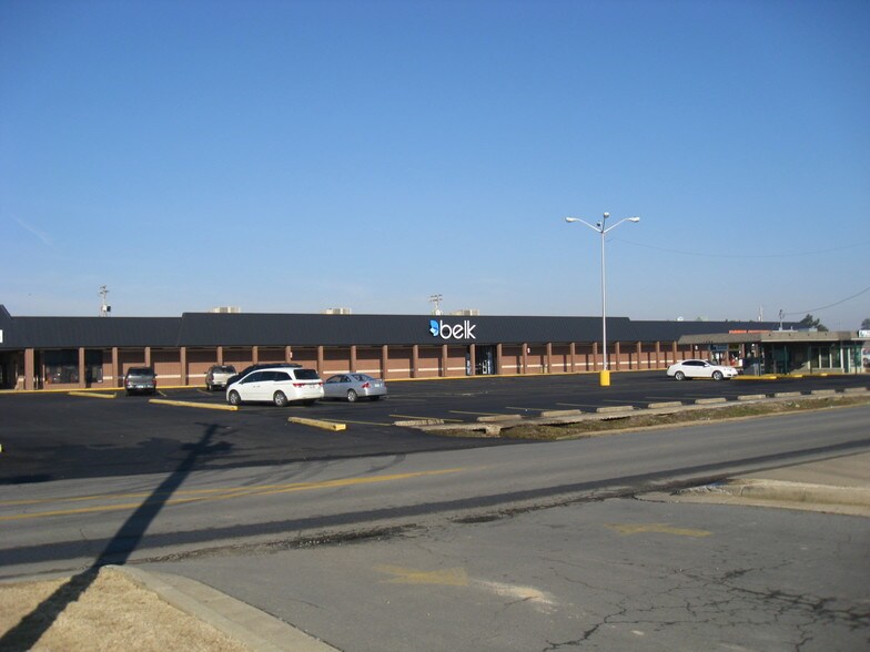 More Photos Of 2108-2120 S Buerkle St, Stuttgart Unknown For Lease