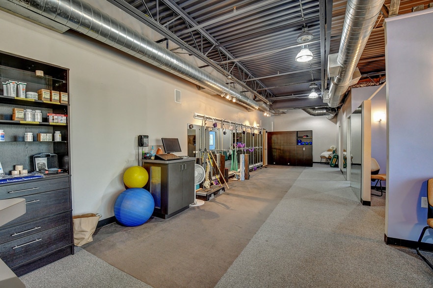 More Photos Of 15288 W Brookside Ln, Surprise Office For Lease