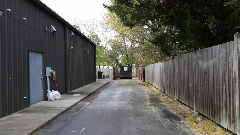 More Photos Of 4582 Cumberland Rd, Fayetteville Freestanding For Lease
