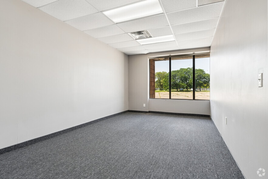More Photos Of 38116-38160 S Gratiot Ave, Clinton Township Freestanding For Sale