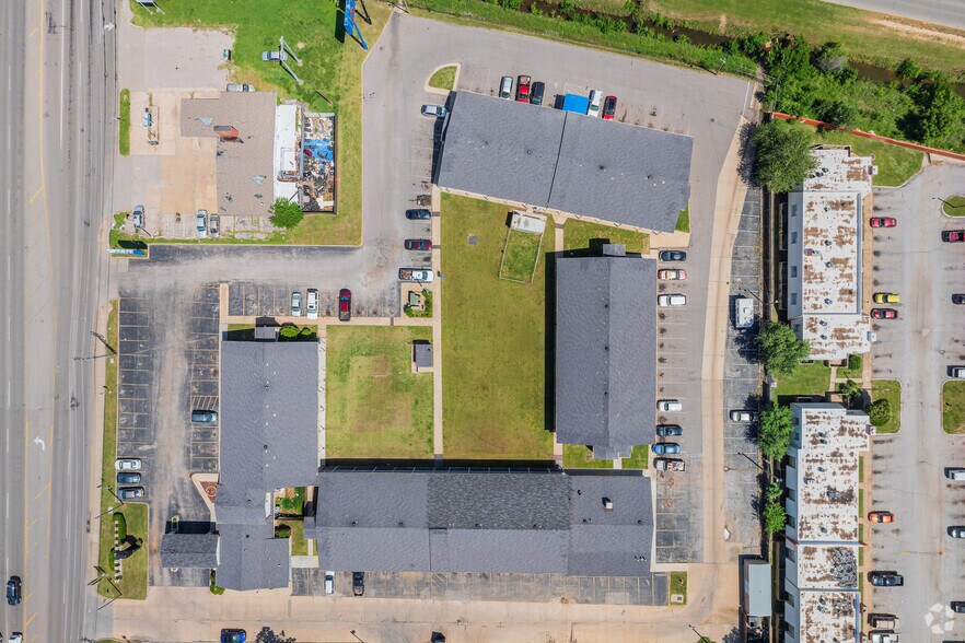 More Photos Of 7404 S May Ave, Oklahoma City Hotel For Sale