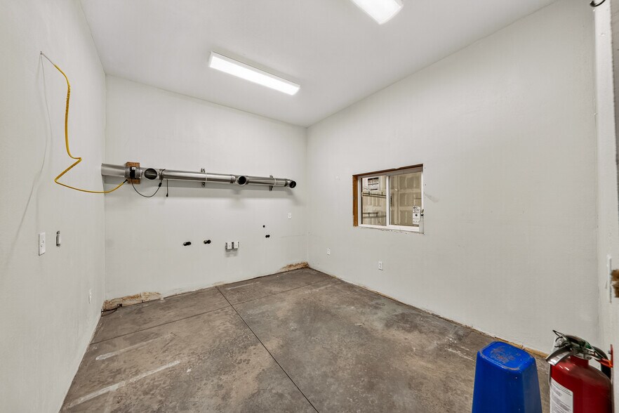 More Photos Of 188 Salmon Way, White City Industrial For Sale