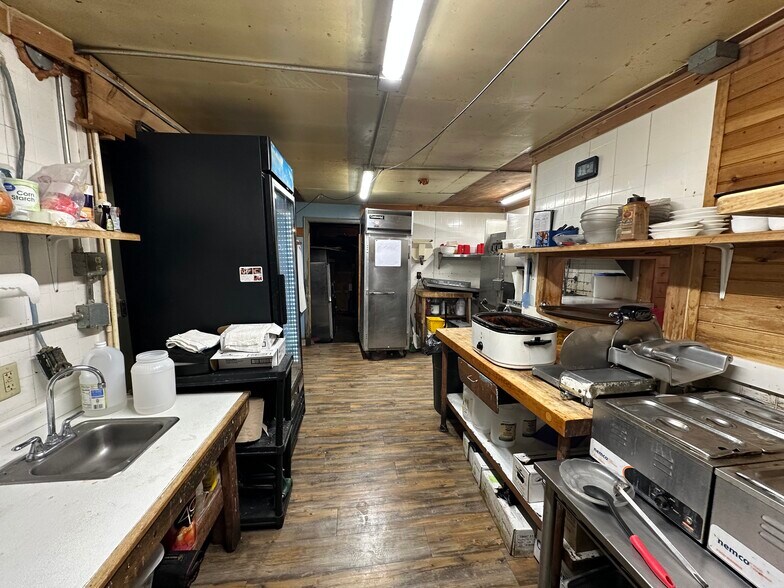 More Photos Of 7034 US-219 Hwy, Lewis Run Restaurant For Sale