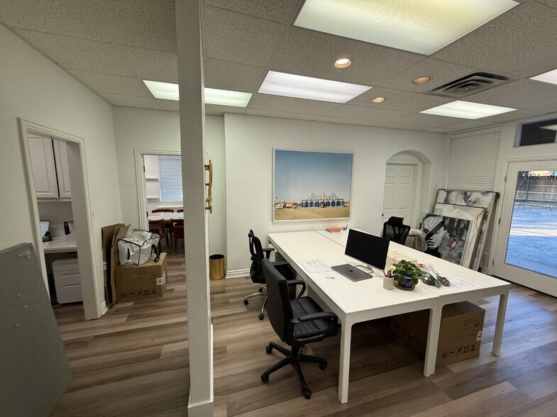 More Photos Of 502 N Carroll Ave, Southlake Unknown For Lease
