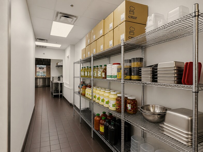 More Photos Of 4885 N Broadway St, Knoxville Storefront For Sale
