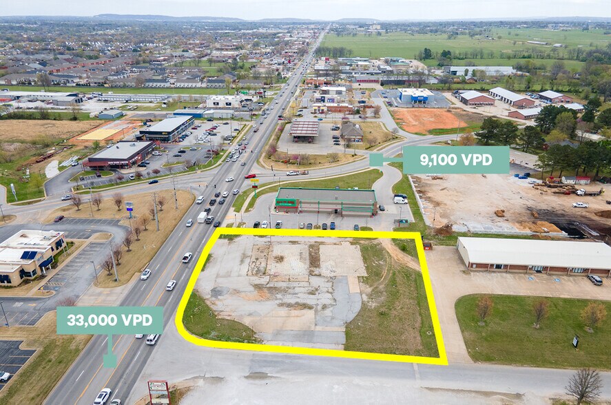 More Photos Of 895 E Henri de Tonti Blvd, Tontitown General Retail For Sale