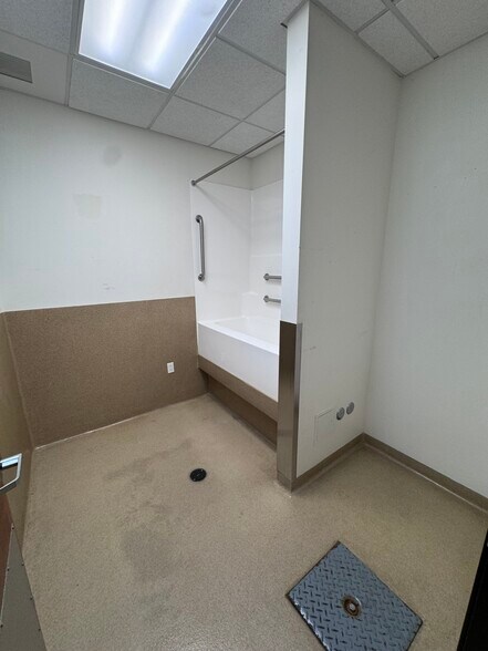 More Photos Of 7527 Draper Ave, La Jolla Medical For Lease